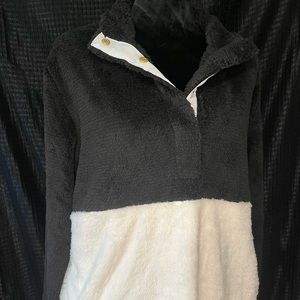 Two-tone Fuzzy Fleece Pullover